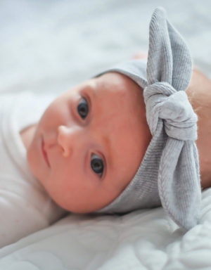 opaska na uszy dla niemowlaka szara