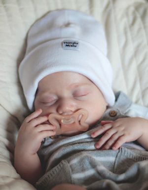 czapki dla niemowlaka biała